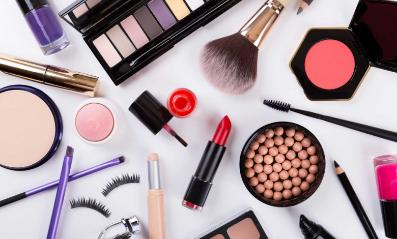 Makyajı Azaltmaya Çalışan Kadınların Mutlaka Edinmesi ve Kullanması Gereken 6 Ürün